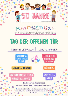 Illustration von Kindern, die ein Banner mit der Aufschrift '50 Jahre' halten, darunter der Schriftzug 'Kinnernüst Burlage' und Informationen zum Tag der offenen Tür am 05.09.2026 von 15 bis 17 Uhr mit Angeboten wie Cafeteria, Fotogalerie, Kinderschminken, Hüpfburg, Spielzeugausstellung und mehr