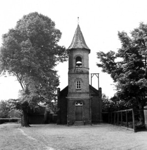 Historisches Bild der Dorfschule in Holte.