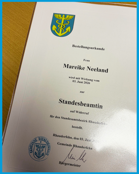 Urkunde mit Wappen oben links, Text in deutscher Sprache und Unterschrift unten rechts